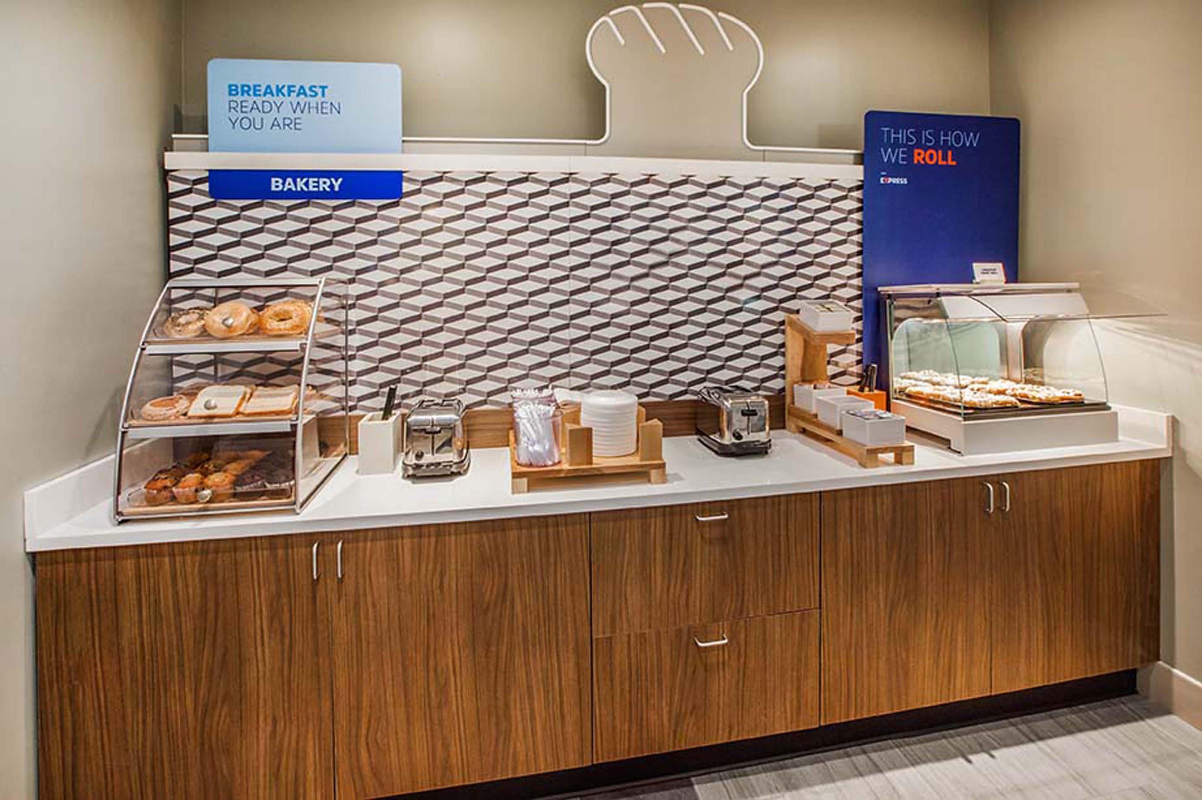 Holiday Inn Express & Suites - Houston East - Beltway 8 By Ihg Cloverleaf Kültér fotó